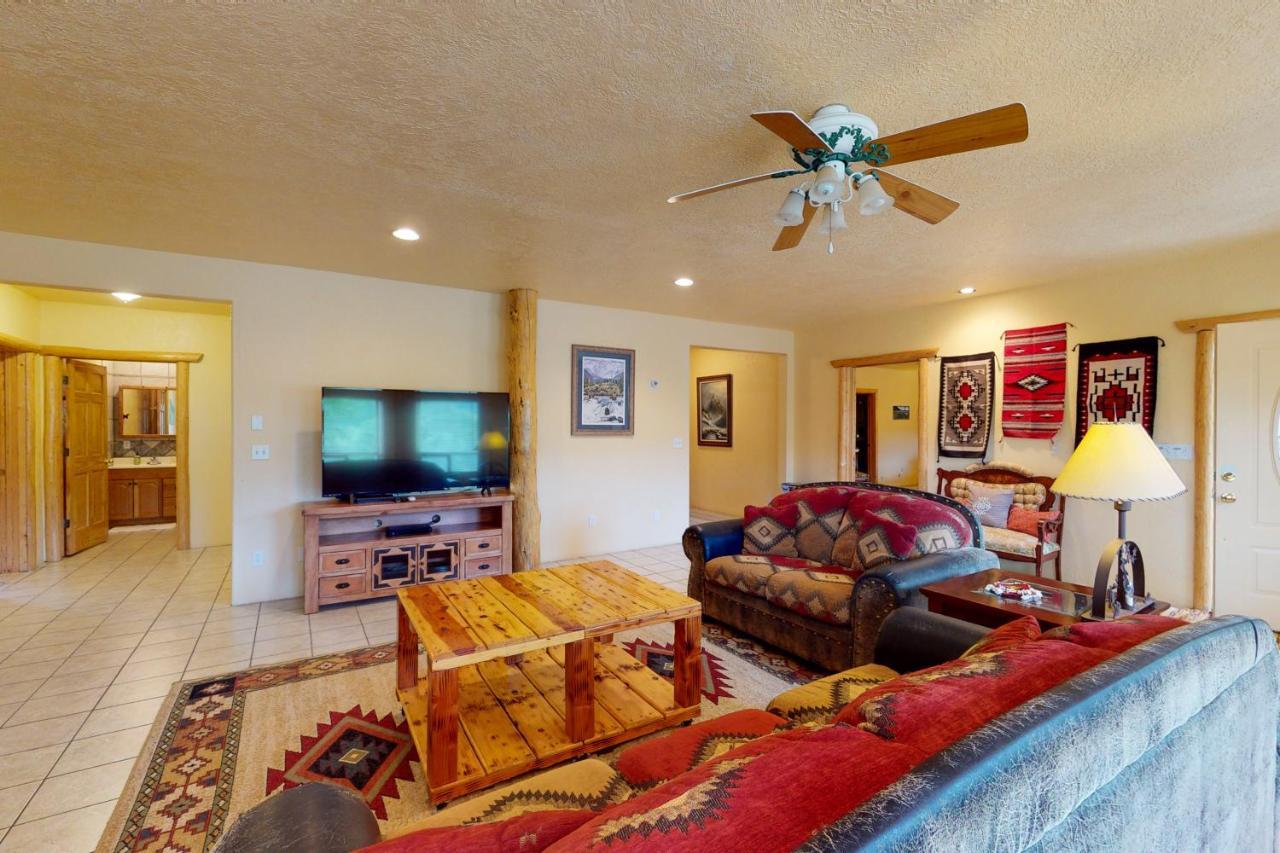 Sunflower Lodge باغوسا سبرينغز المظهر الخارجي الصورة